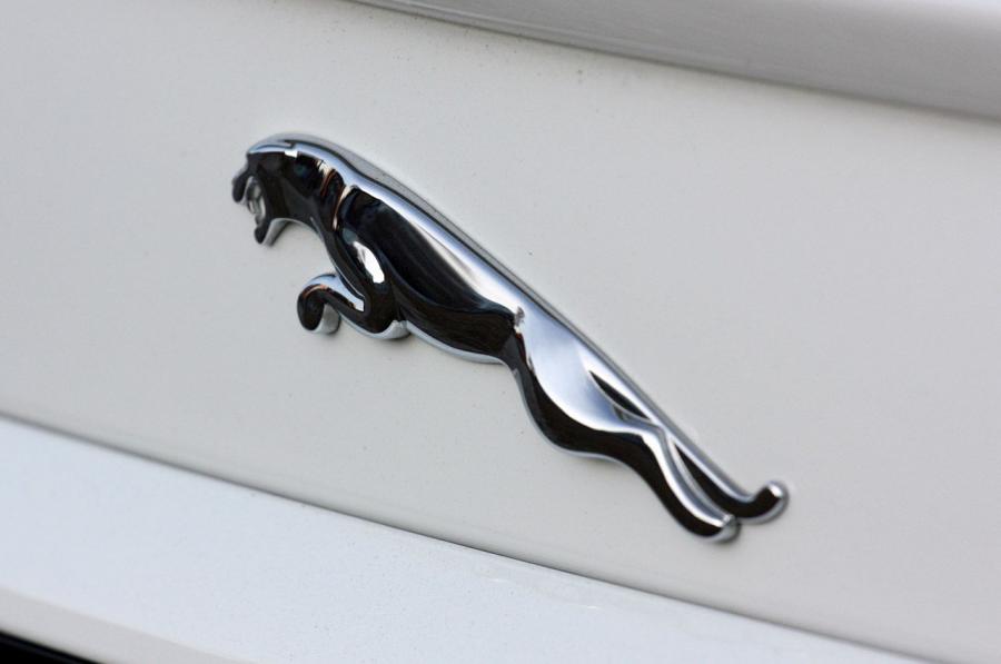  Jaguar XFR 2012 года  (фото 34 из 46)